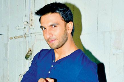 Ranveer Singh loses his cool on being hounded by paparazzi