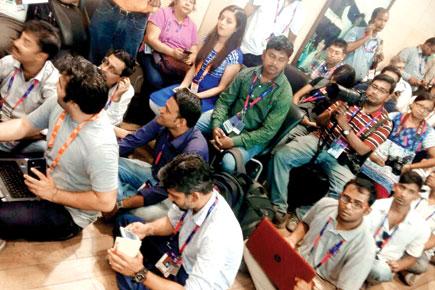 WT20: Journalists squat on floor for press conference at Eden Gardens