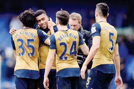 Alex Iwobi's debut goal puts Arsenal back on track