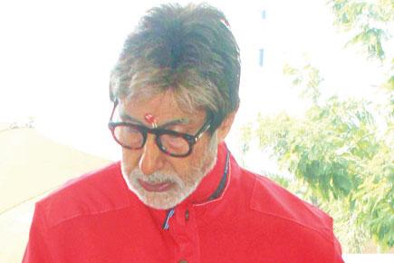 Energetic Amitabh Bachchan juggles a busy schedule with ease