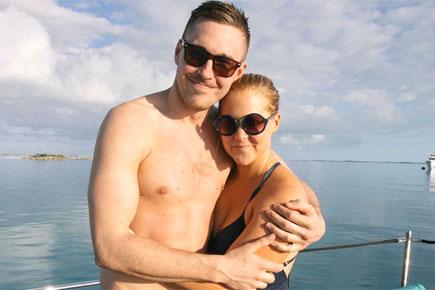 Amy Schumer shares romantic holiday snaps