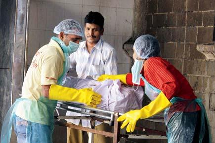 Mumbai: Helpers handling unclaimed bodies get a helping hand 