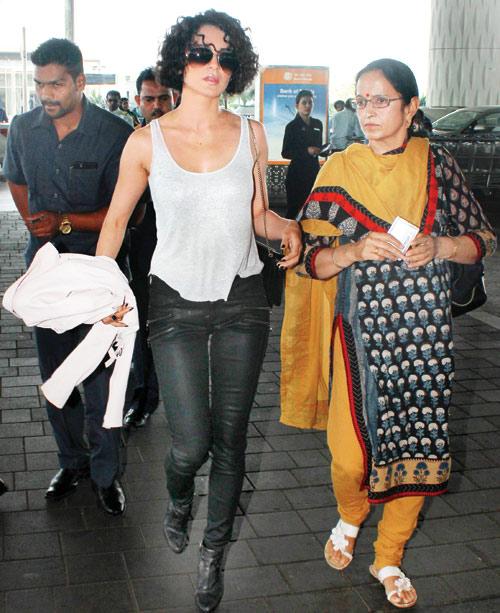 Kangana Ranaut with mother Asha Ranaut