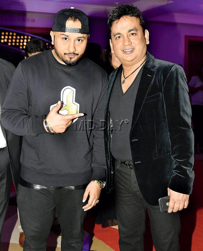 Honey Singh with Shailesh Gupta, director, Jagran Prakashan Ltd. Pics/Shadab Khan, Swarali Purohit and Bipin Kokate