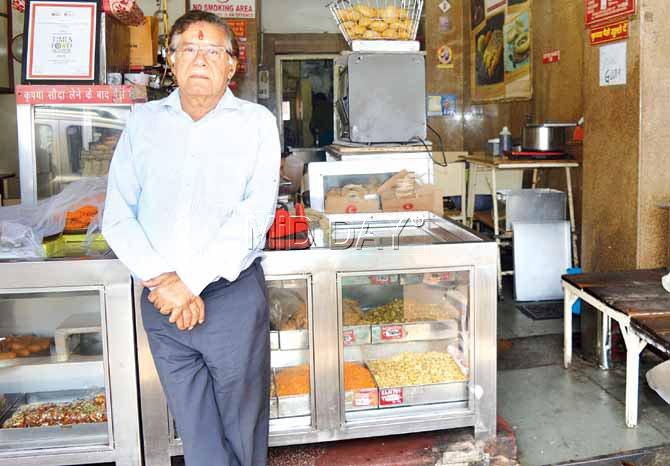 Former first-class cricketer Hari Gidwani at his sweet shop Chaina Ram in Fatehpuri Chowk, Delhi yesterday. Pic/Harit N Joshi