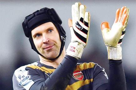 Arsenal EPL title hopes hit as Petr Cech faces lengthy absence