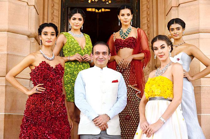 Nirav Modi with models in NIRAV MODI jewels