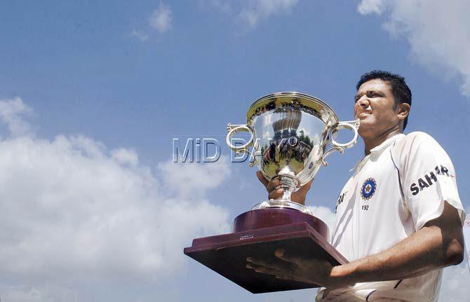 Rest of India captain Anil Kumble lifts the Irani Cup after beating Delhi in September 2008 at the IPCL ground in Baroda, Gujarat. Pic/Atul Kamble