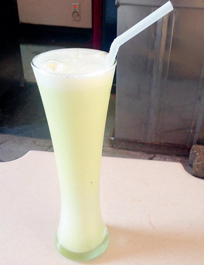 Boom, a mosambi, lemon and khus drink