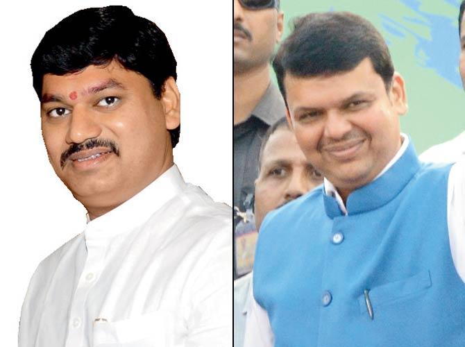 Opposition leader Dhananjay Munde (left) said they won’t let the Devendra Fadnavis-led government go in session