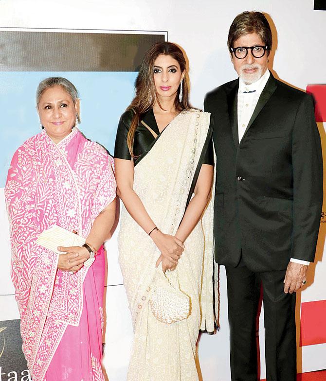 (L-R) Jaya Bachan, Shweta Nanda and Amitabh Bachchan