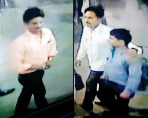 Mangla Chaubey (in blue) was approached by two men at CST, who were posing as RPF cops