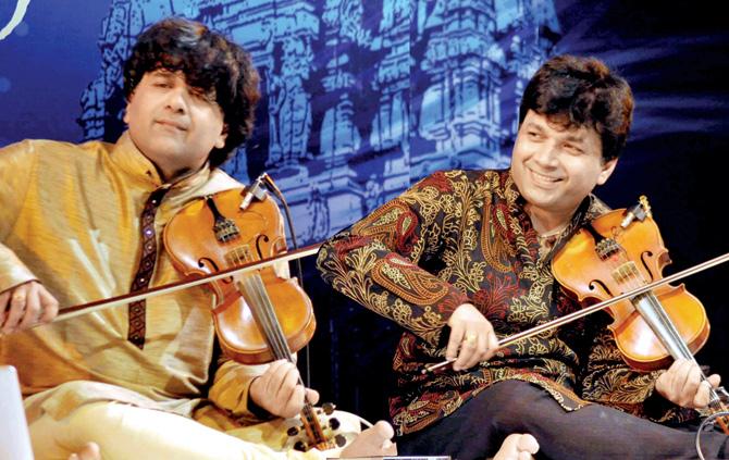 (From left) R Ganesh and R Kumaresh performing a violin duet