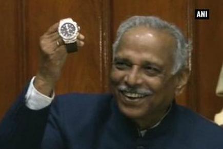 Siddaramaiah hands over expensive watch to Karnataka Assembly Speaker
