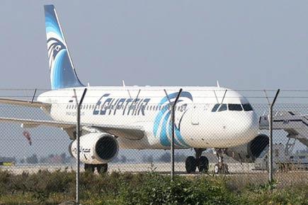 Massive search underway for missing EgyptAir plane