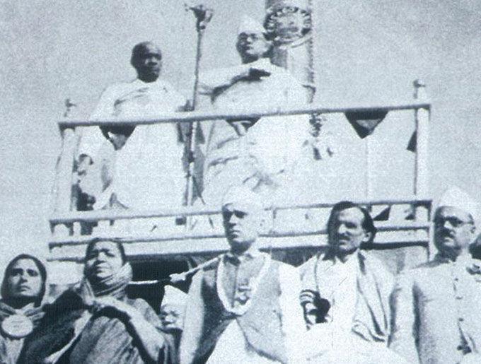 Sarojini Naidu with Jawaharlal Nehru (right), Subhash Chandra Bose (top left) and Sardar Vallabhbhai Patel (top right)