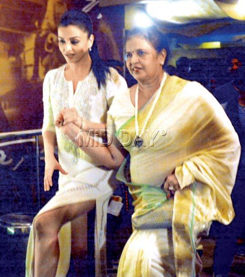 Aishwarya Rai Bachchan with mother Vrinda  PIC/SAYyED SAMEER ABEDI