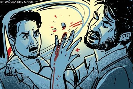 Mumbai: Drunk man slices auto driver's finger in parking row