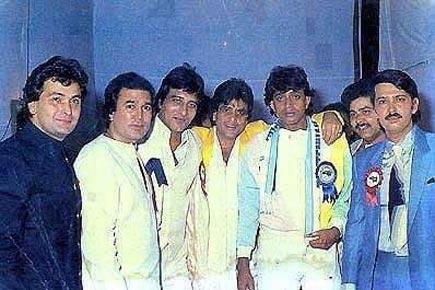 Flashback! Rishi Kapoor shares photo with Rajesh Khanna, other 'rivals'