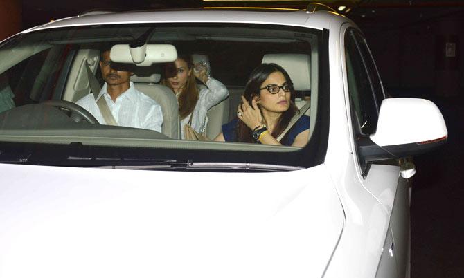 Alvira Agnihotri, Salma Khan and Iulia Vantur in car