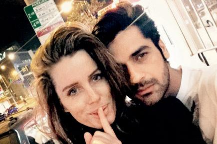 Arjan Bajwa hangs out with supermodel Julie Anderson
