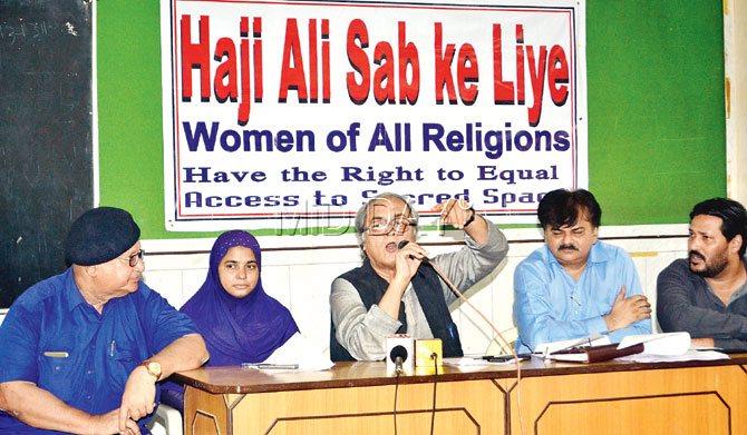 Haji Ali Sab Ke Liye members put forth 14 questions. Pic/Datta Kumbhar