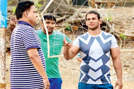 'Sushil Kumar good at 66kg, but Narsingh Yadav must go to Rio'