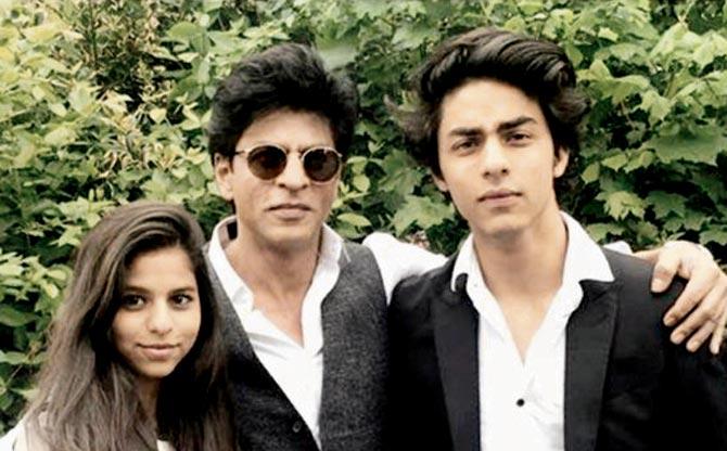 Shah Rukh Khan with Suhana and Aryan
