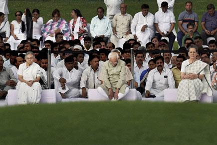 Sonia Gandhi, Narendra Modi, others pay tribute to Jawaharlal Nehru