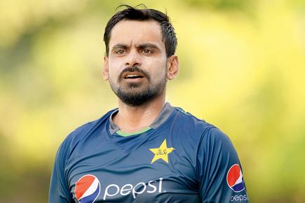 Muhammad Hafeez could be England-bound for knee-injury treatment