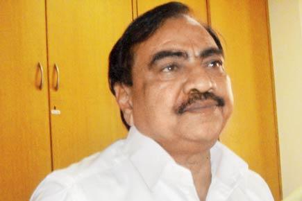 Shiv Sena leader pulls the land from under Eknath Khadse's feet