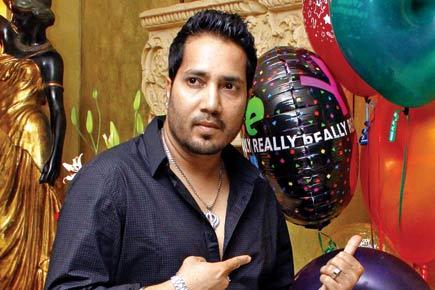 Has Mika Singh slapped a notice to channel for not clearing his dues?