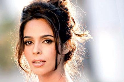Mallika Sherawat is all set to cast her spell at Cannes 2016