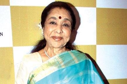 Asha Bhosle unveils magazine issue featuring her on the cover