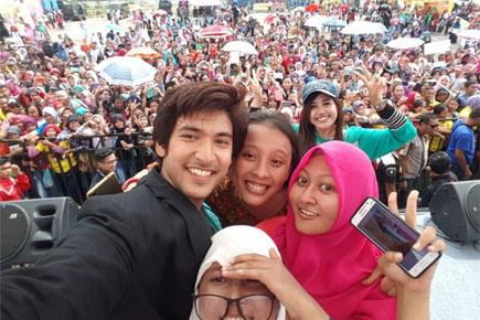Shivin Narang gets Z security in Indonesia while meeting fans