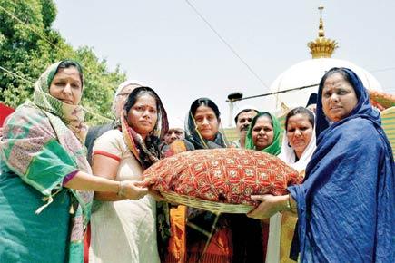 Women activists pray at grave of Khwaja Moinuddin Chisti in Ajmer