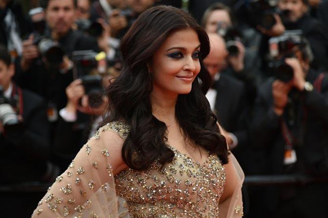 Aishwarya Rai Bachchan on the Cannes 2016 red carpet