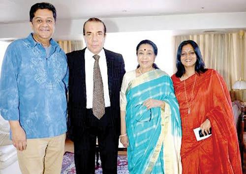 Asha Bhosle with Nari Hira at his office