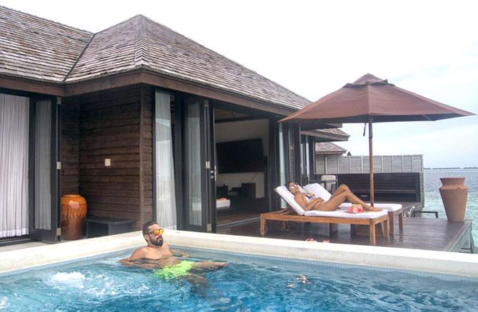 Ashish Chowdhry with wife Samita Bangargi soak it up in Maldives