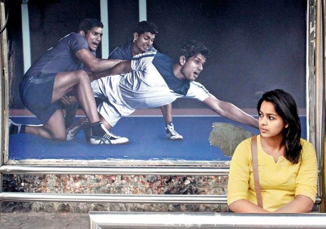 With several secluded bus stops in Thane becoming junkie hotspots, women passengers often find themselves at the risk of getting mugged or being sexually harassed. File pic for representation