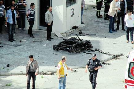Terror-filled weekend: Twin bombings kill 33 in Iraq, while car bomb claims 2 cops in Turkey
