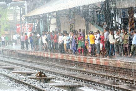 Mumbai: Railways to install 150 pumps to tide over monsoon