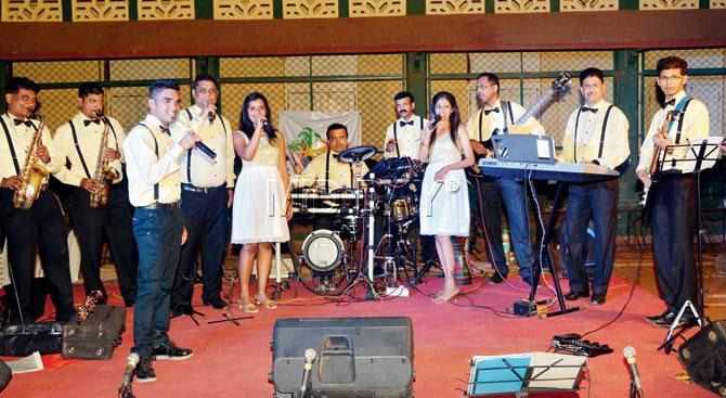 Eastiria gets into the groove at St. Stanislaus Bandra (W). Pics/Syed Sameer Abedi