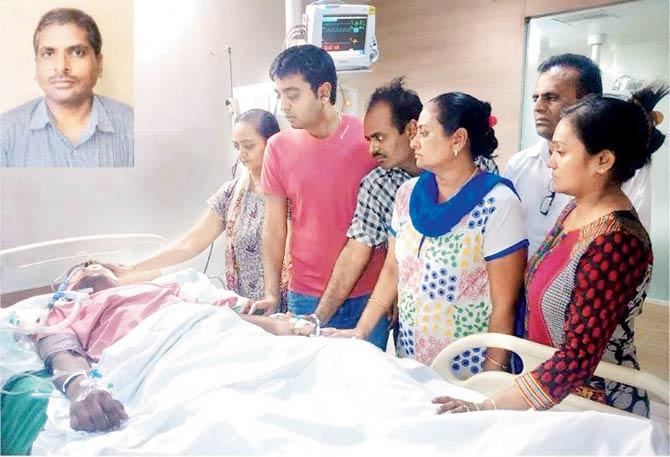 Jay Patel (red T-shirt) took the decision of donating the organs of his father, Ramesh (inset)