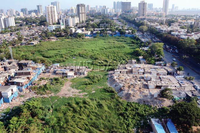 Encroachments at the 1-acre plot of MHADA in Malad. Pic/Satej Shinde