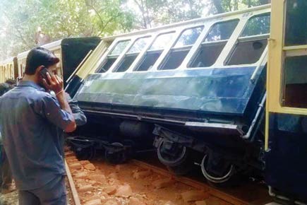 Toy train derails near ghat in Matheran, tourists fume over refunds