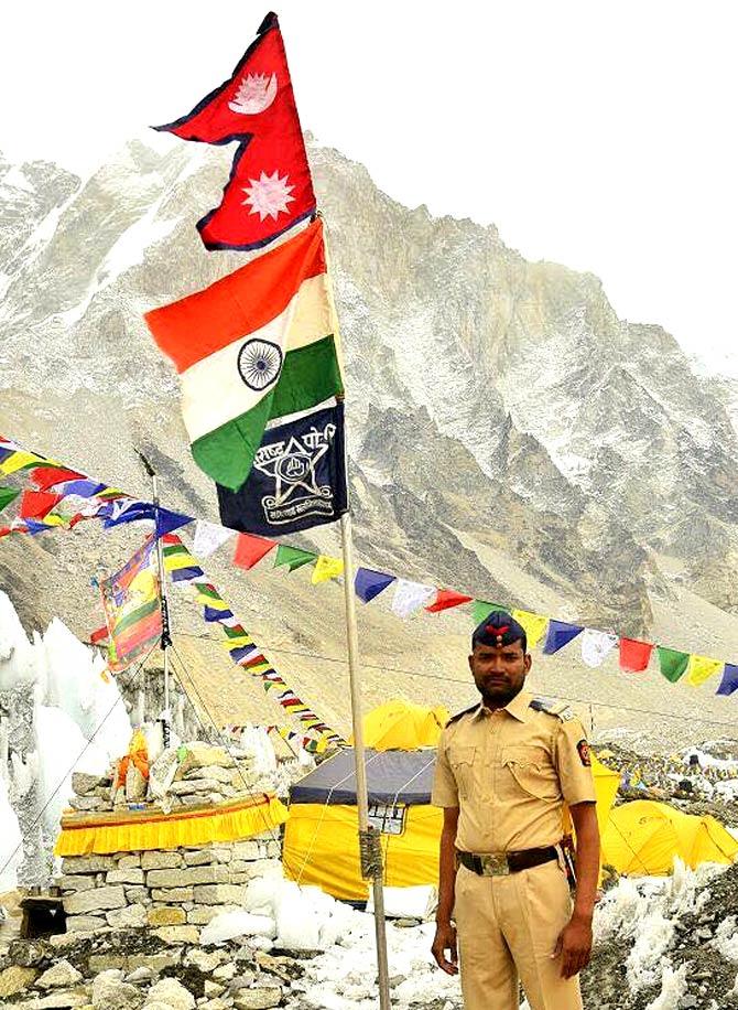 Constable Rafiq Shaikh is the first Maharashtra police official to scale Everest