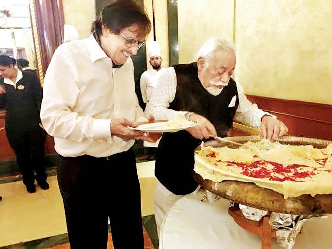 Sanjay Khan with chef Imtiaz Qureshi. Pic/Malavika Sangghvi