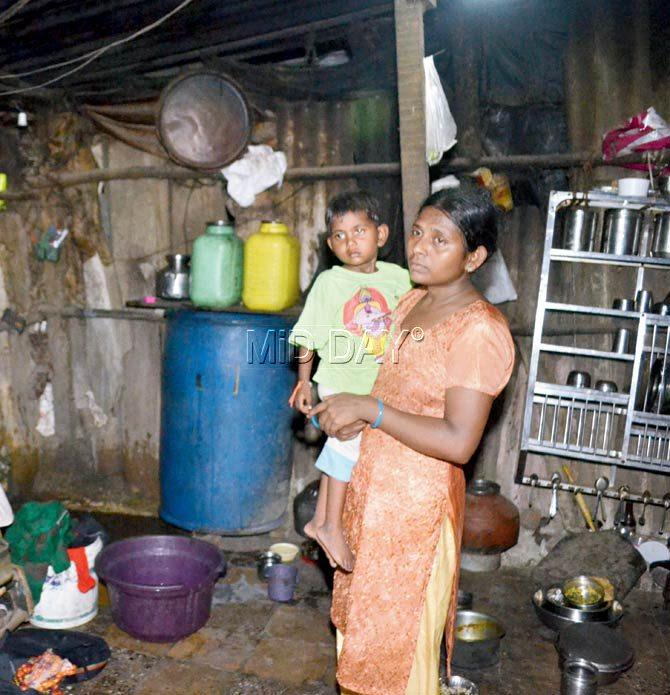 Mother, Shantabai, with her other daughter at their shanty where Pari drowned, in Bhimnagar in Thane. Pic/Datta Kumbhar