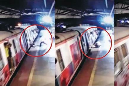 Horror at Kalwa station: Man falls off train, dies as rescue attempt fails